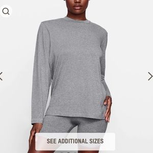 Skims long sleeve boyfriend tee in grey